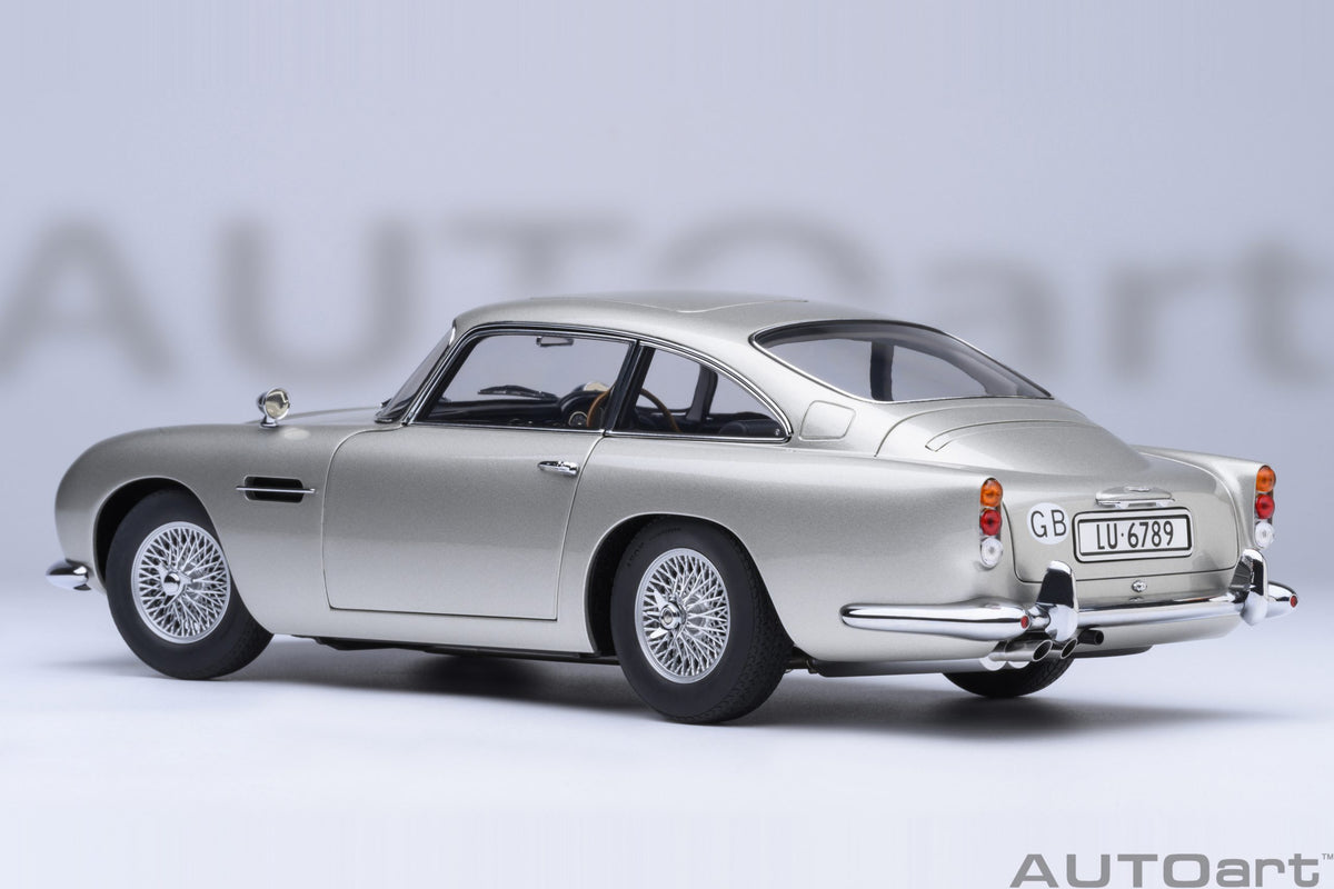 Aston Martin DB5 1964 007 Goldfinger With Weapons Silver