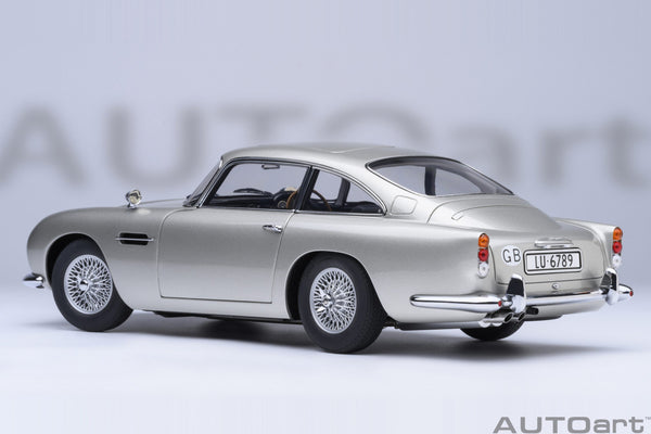 Aston Martin DB5 1964 007 Goldfinger With Weapons Silver