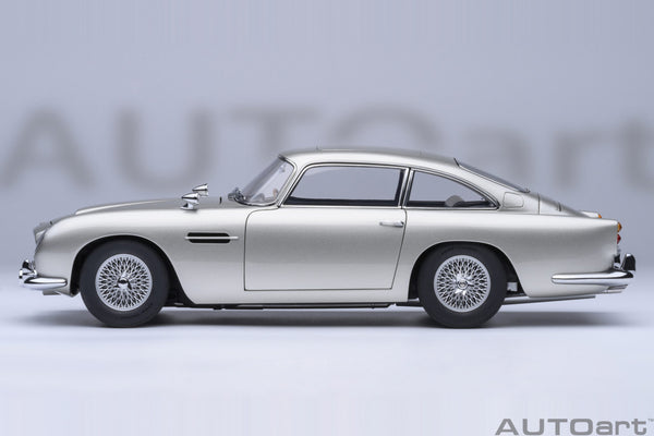 Aston Martin DB5 1964 007 Goldfinger With Weapons Silver