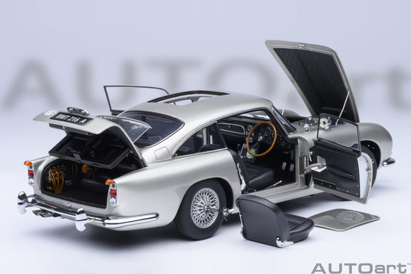Aston Martin DB5 1964 007 Goldfinger With Weapons Silver