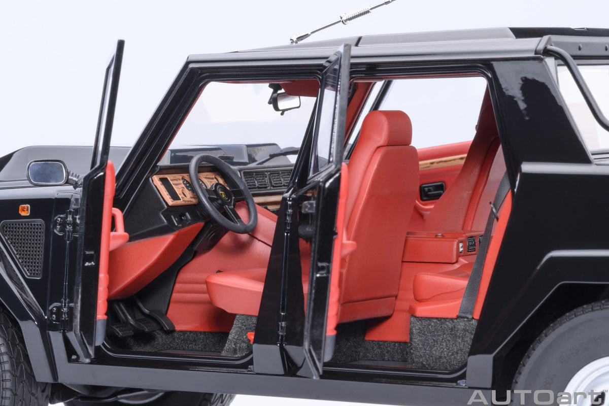 Lamborghini LM002 (Nero Tenebre) - 74550