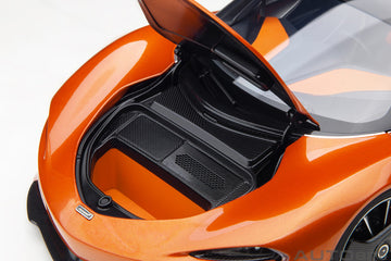 McLaren Speedtail Volcano Orange