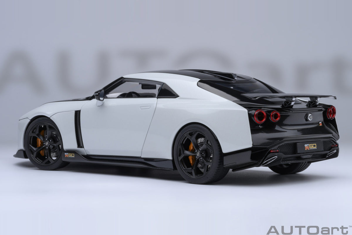 Nissan GT-R50 by Italdesign Metallic White / Black