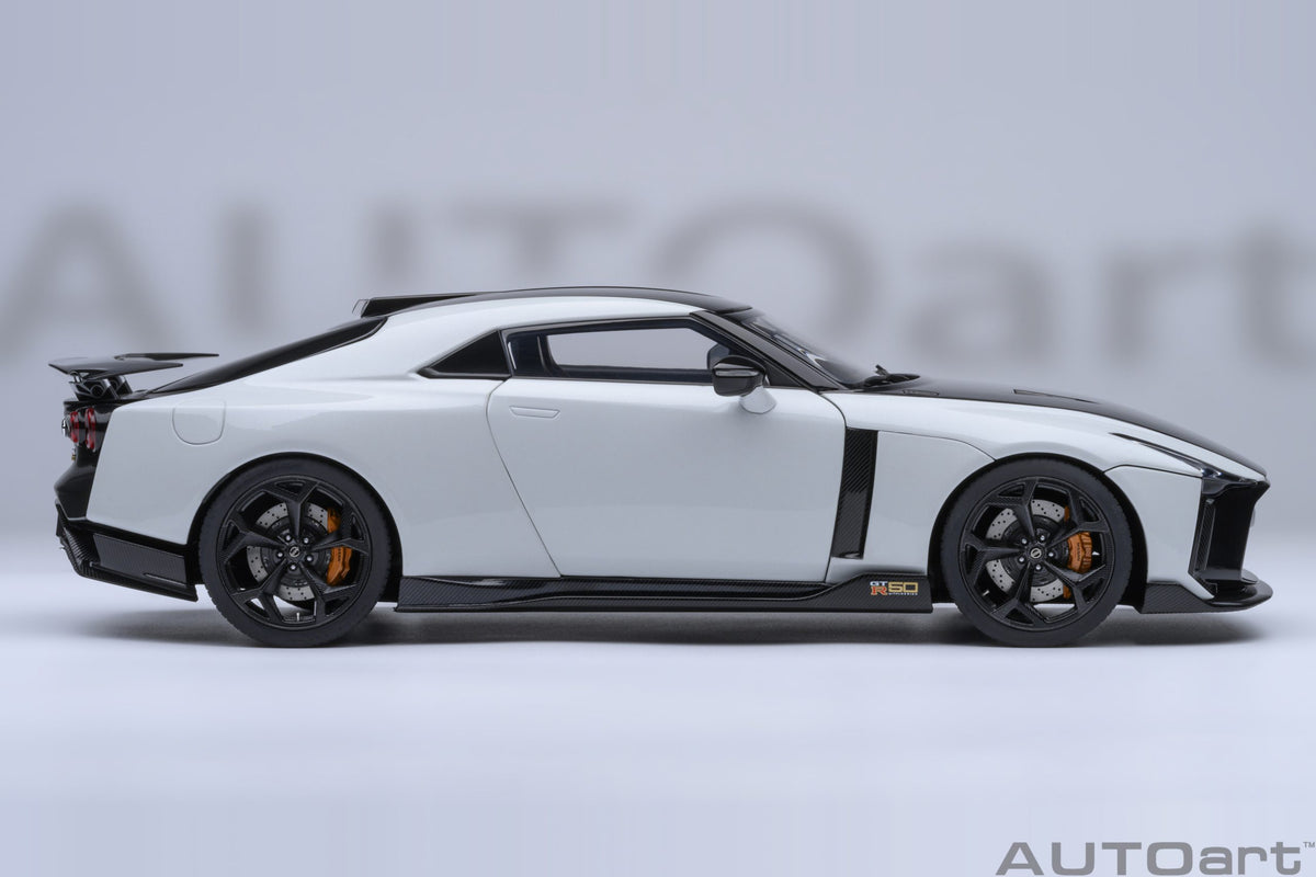 Nissan GT-R50 by Italdesign Metallic White / Black