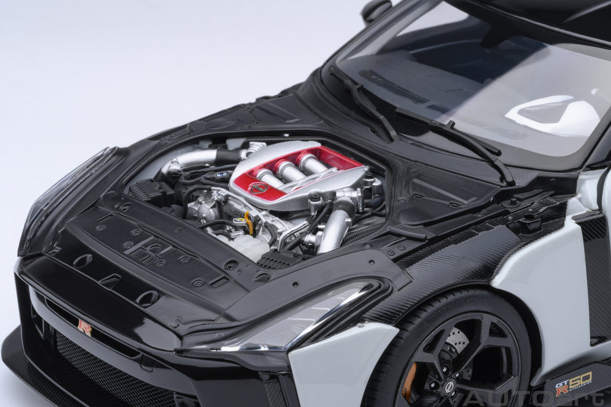 Nissan GT-R50 by Italdesign Metallic White / Black