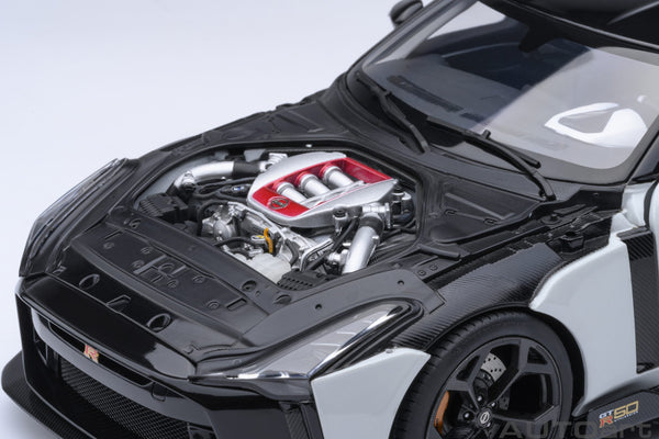 Nissan GT-R50 by Italdesign Metallic White / Black