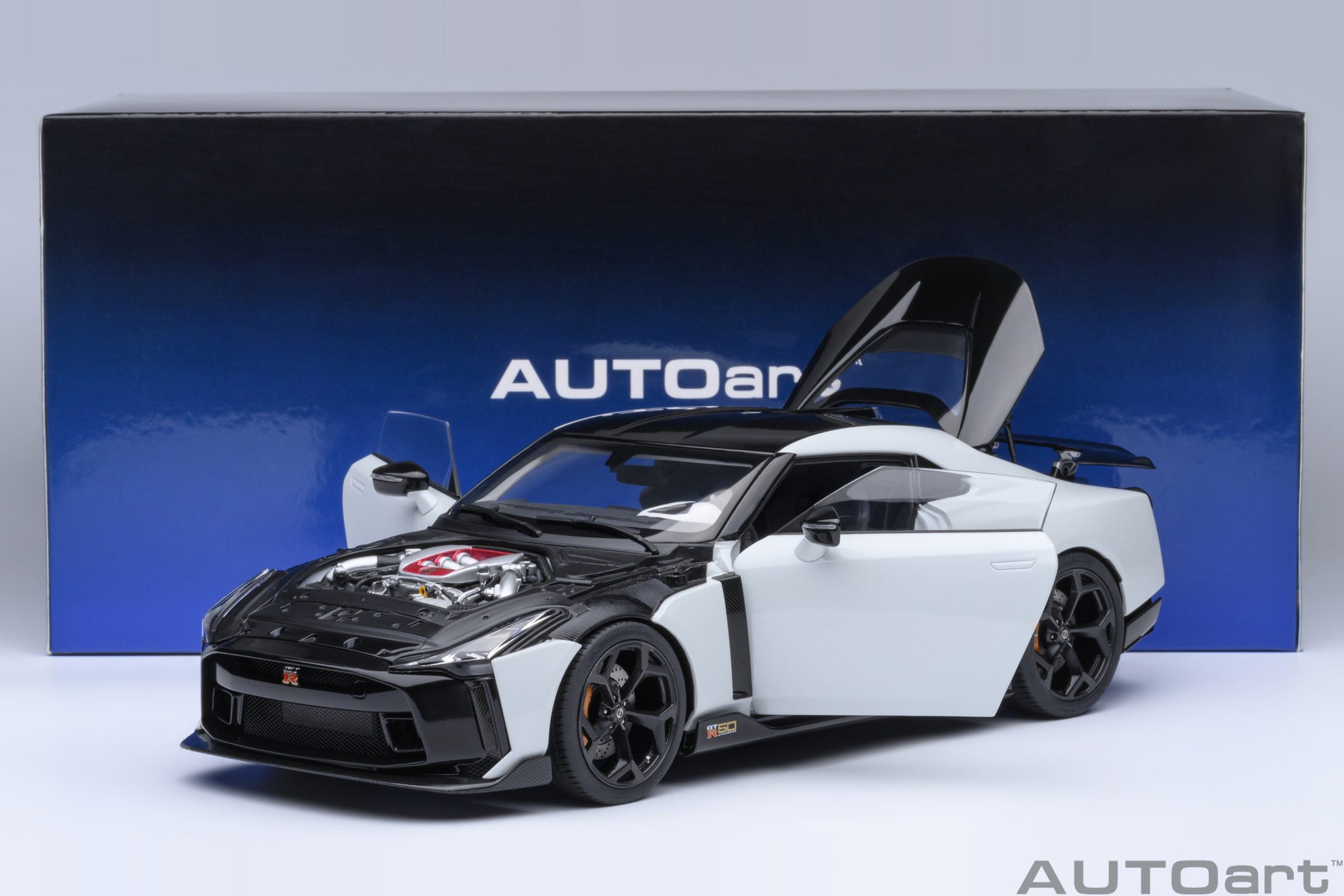 Nissan GT-R50 by Italdesign Metallic White / Black