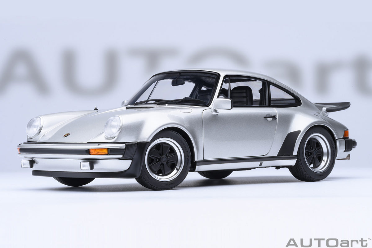 Porsche 911 Turbo 3.0 (930) (Silver Metallic) - 78110