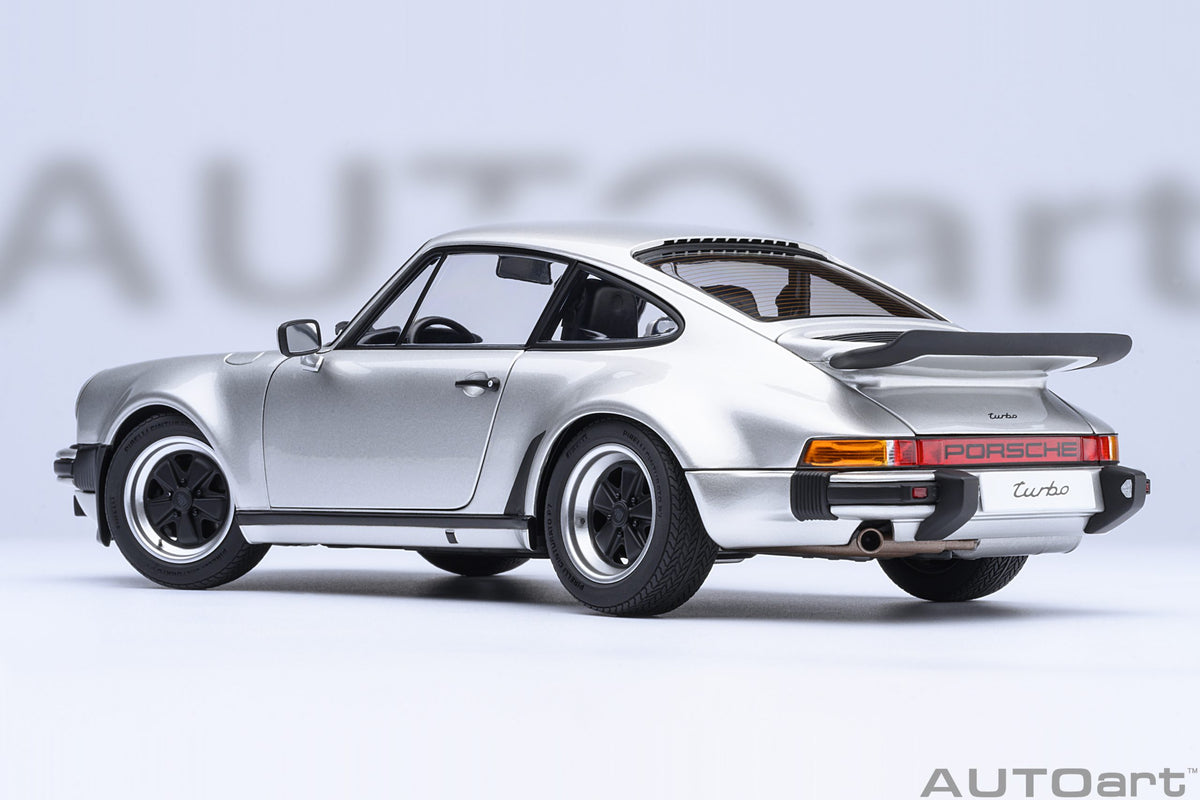 Porsche 911 Turbo 3.0 (930) (Silver Metallic) - 78110