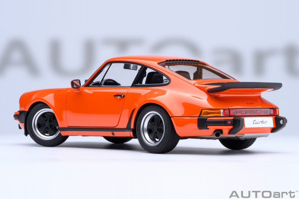 Porsche 911 Turbo 3.0 (930) (Continental Orange) - 78112