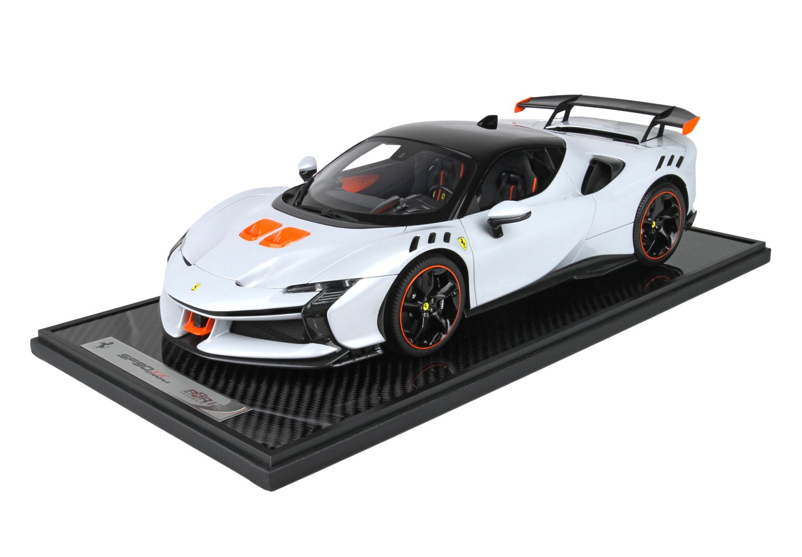 1:12 Ferrari SF90XX Stradale Colore ufficiale Ferrari Bianco Artico - BBR1220A