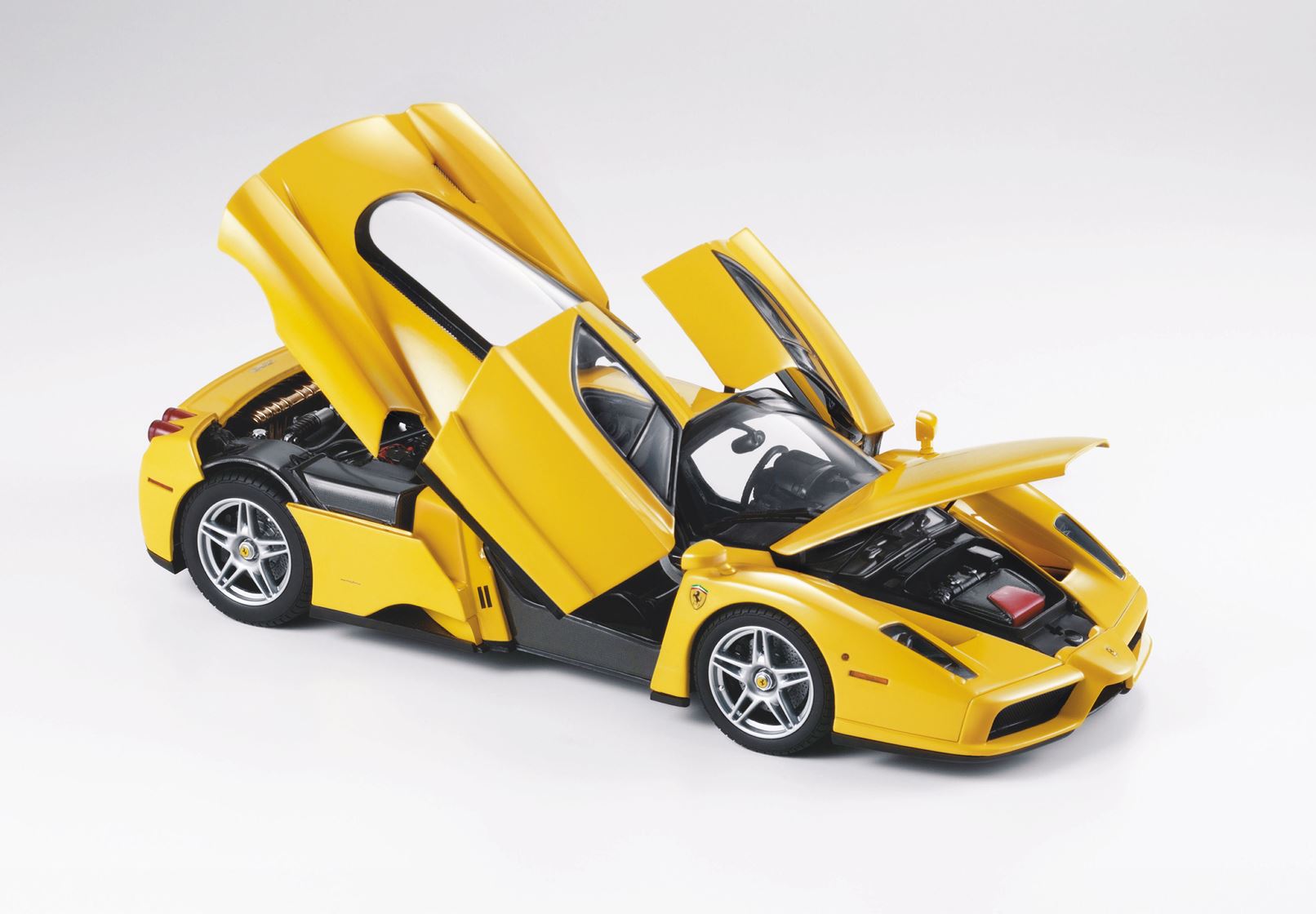Ferrari Enzo open diecast Giallo Modena - Silver wheels - polifoam pack HE182507