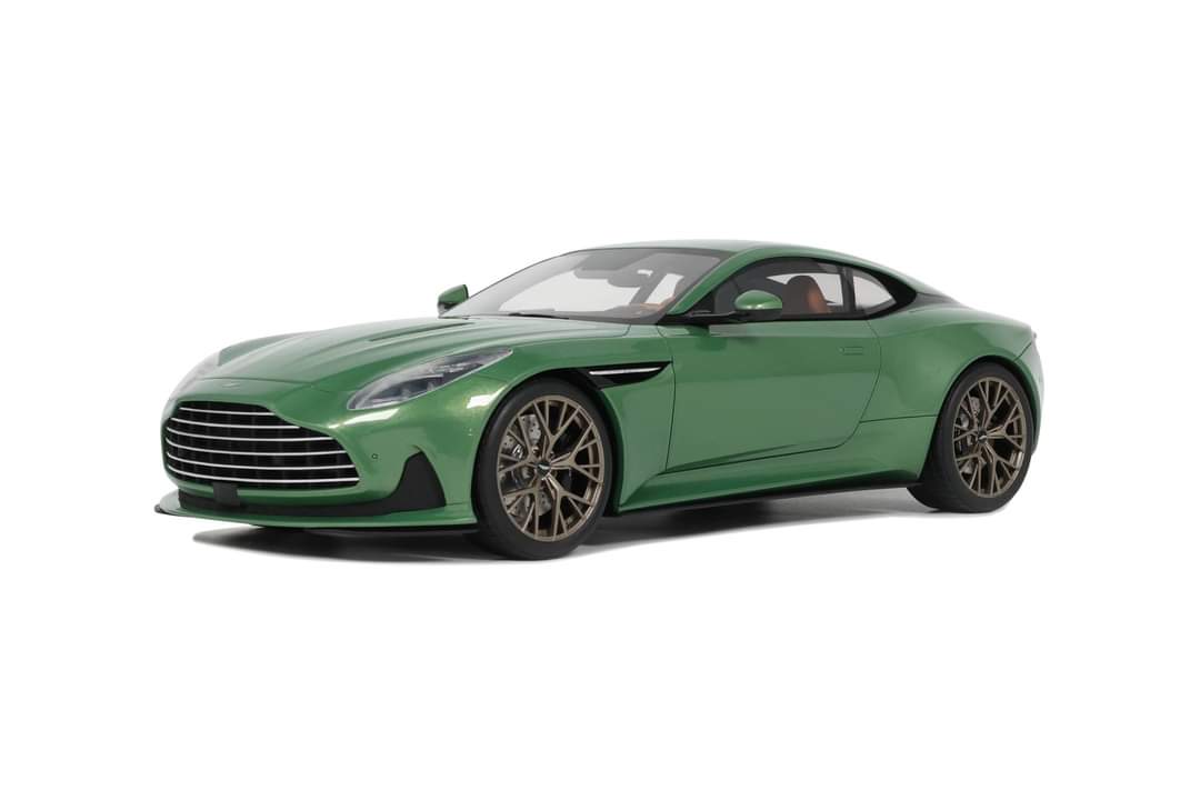 Aston Martin DB12 Vantage 2023 Green