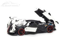 Lade das Bild in den Galerie-Viewer, Pagani Zonda Cinque Coupe 2009 Bianco Benny
