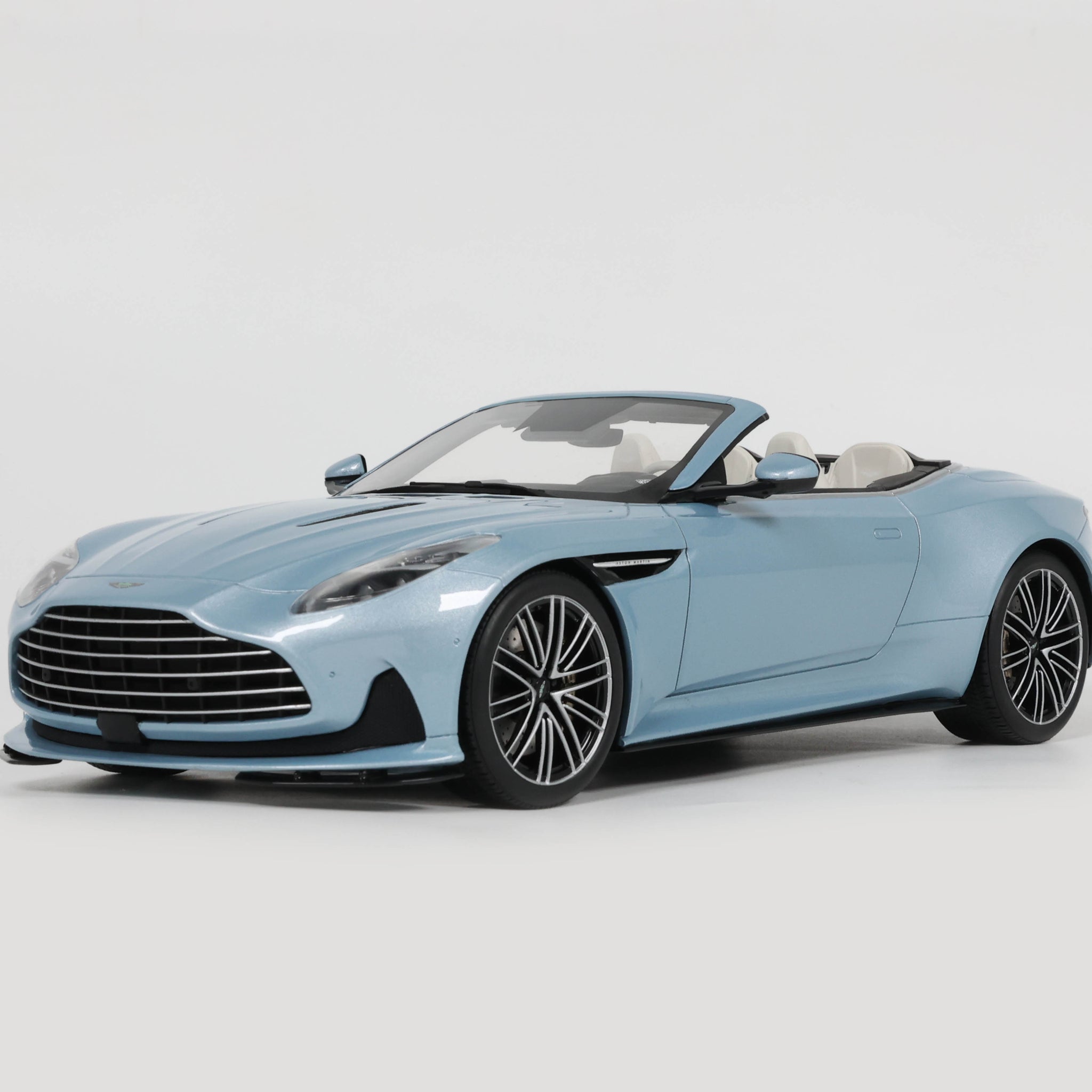 Aston Martin DB12 Volante 2023 Carribbean Blue Pearl 2