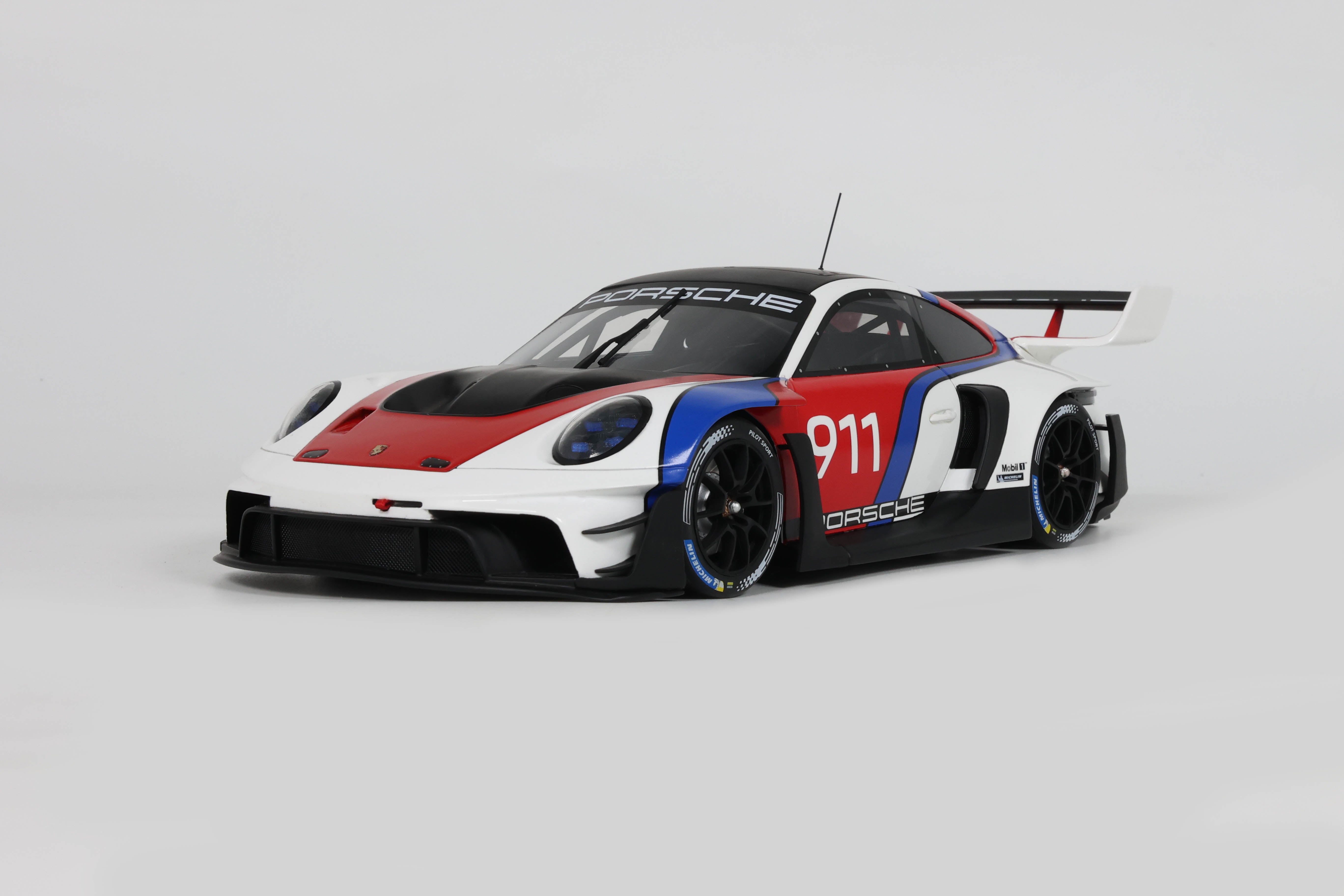 Porsche 911 (992) GT3 R 2023 Rennsport White