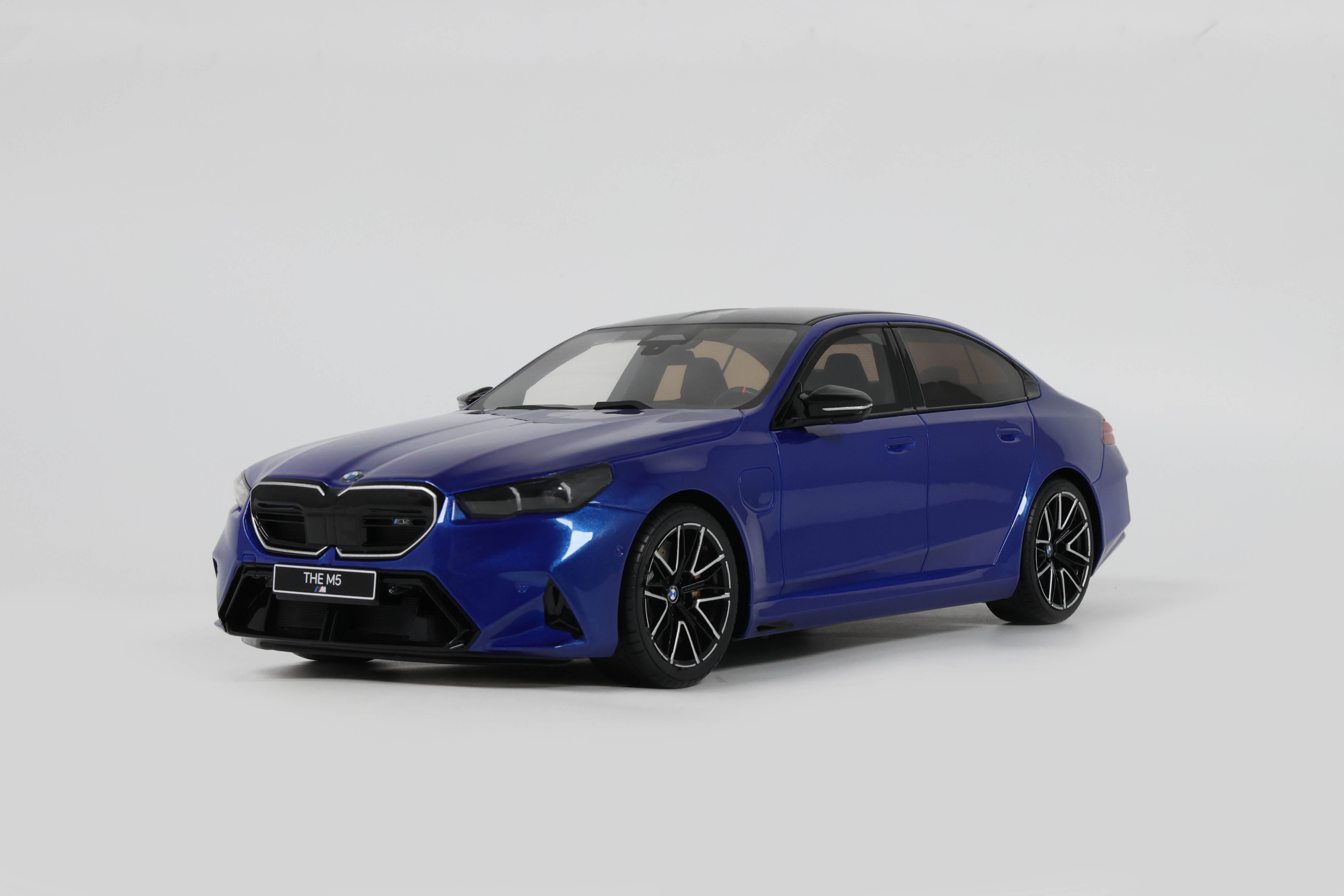 BMW M5 2024 Marina Bay Blue Metallic