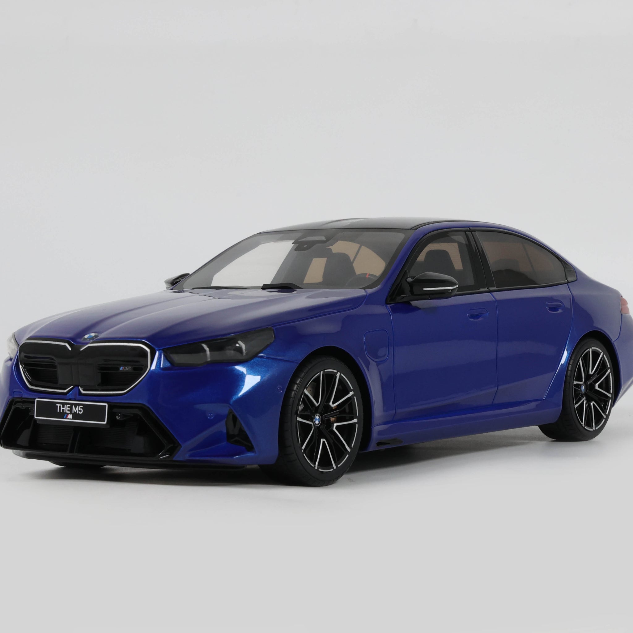 BMW M5 2024 Marina Bay Blue Metallic