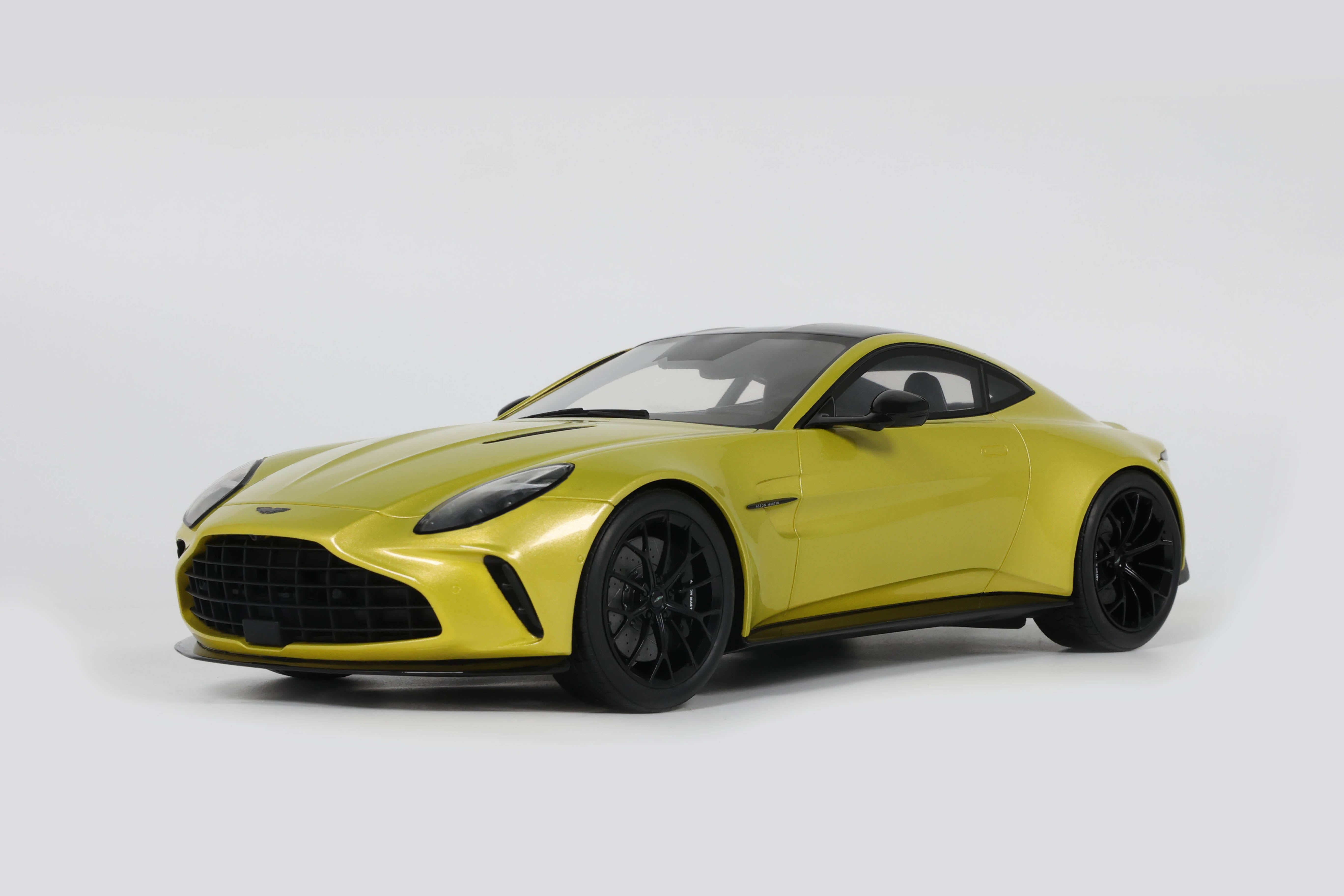 Aston Martin Vantage 2024 Cosmopolitan Yellow