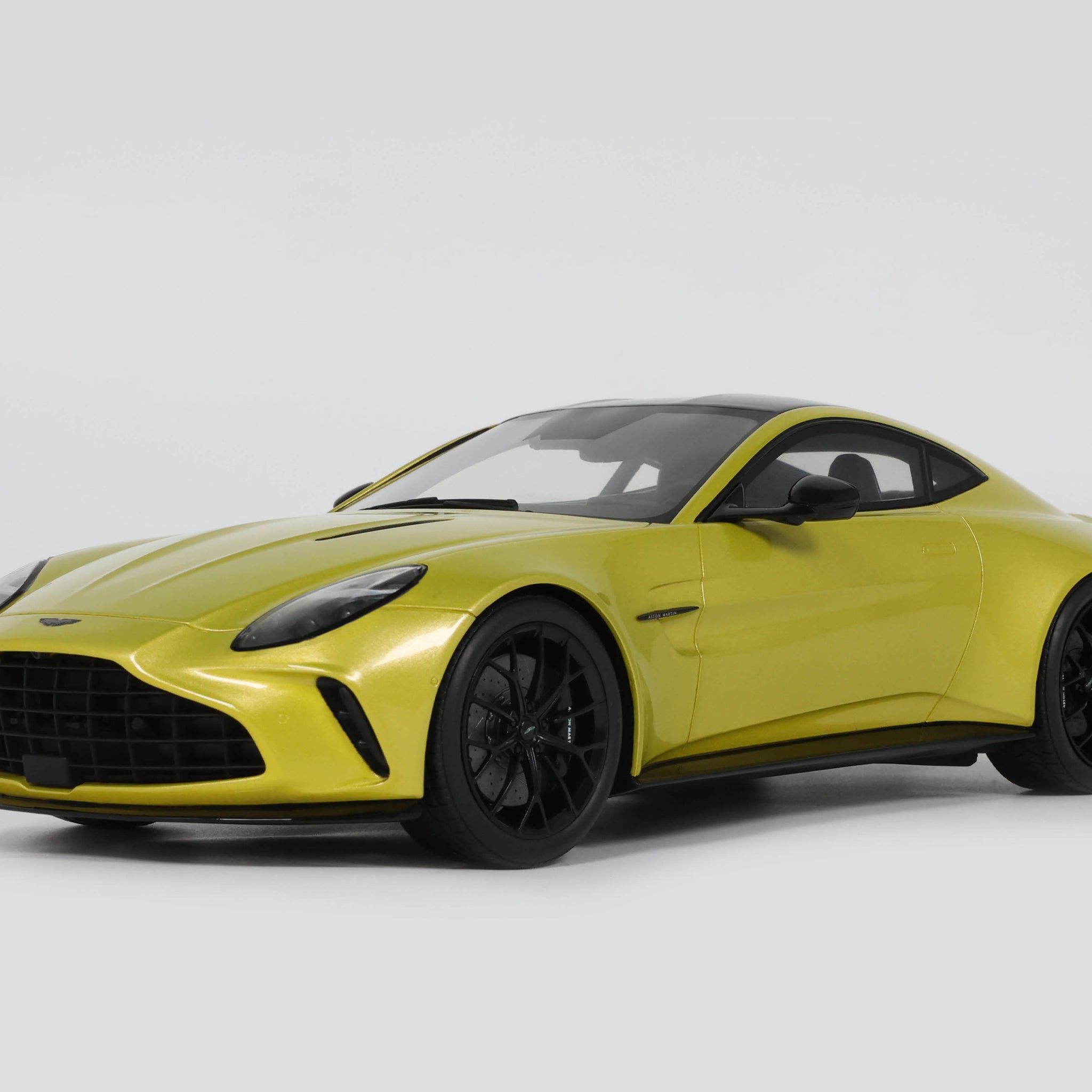 Aston Martin Vantage 2024 Cosmopolitan Yellow