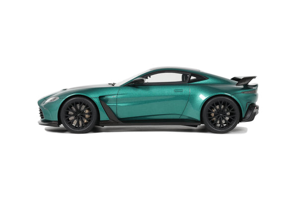 Aston Martin V12 Vantage 2023 Aston Martin Racing Green