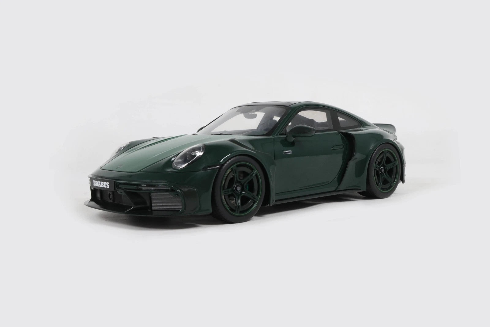 1:18 BRABUS 900 ROCKET-R GREEN 2024 GT959 GT Spirit