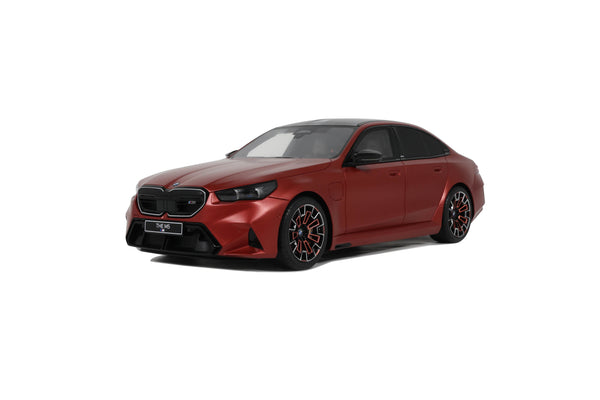 BMW M5 2025 Peable Beach Frozen Orange Metallic
