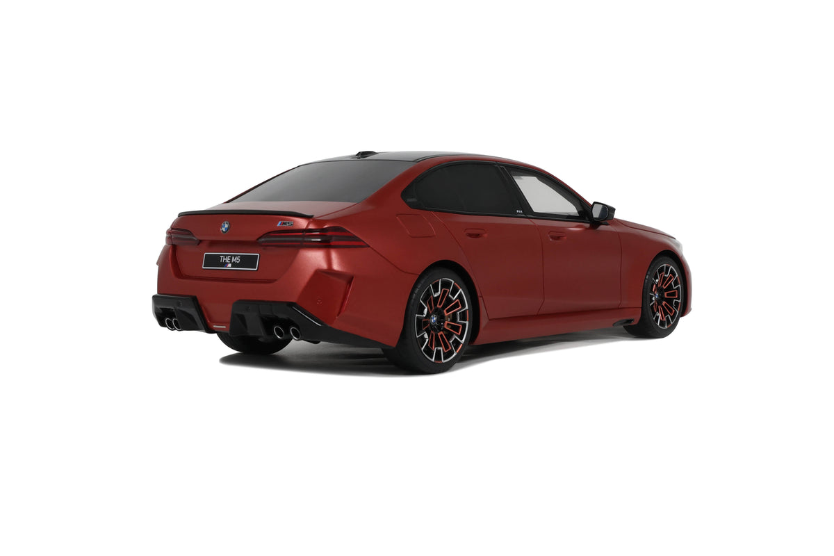 BMW M5 2025 Peable Beach Frozen Orange Metallic