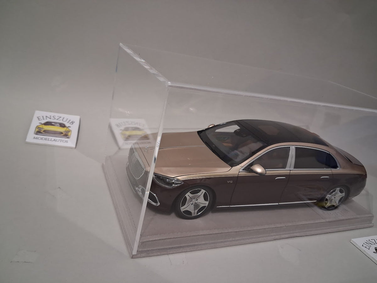 1:18 Vitrine mit Acrylglashaube und Sockel Display Case