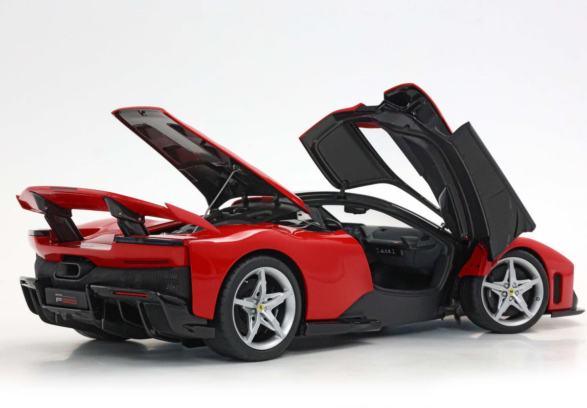1:18 Ferrari F80 metal diecast full open Rosso Corsa with bicolor wheels - POLYFOAM PACK - HE180054A