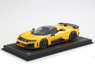 1:18 Ferrari F80 metal diecast full open Giallo Tristrato with carbon wheels and wing - LUXURY PACK - BASE AND CASE INCLUDED - HE180054B1DIE