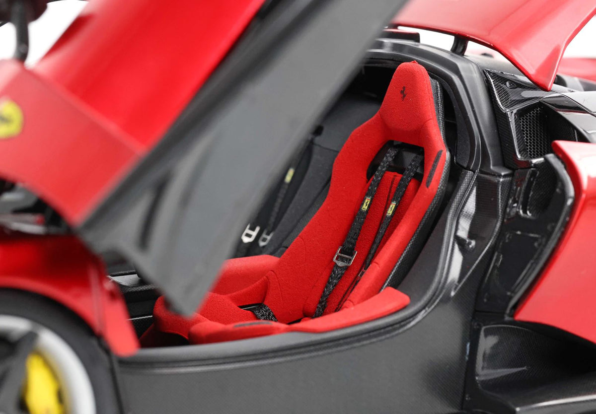 1:18 Ferrari F80 Diecast full open Rosso Supercar - LAUNCH PACK - HE180054H