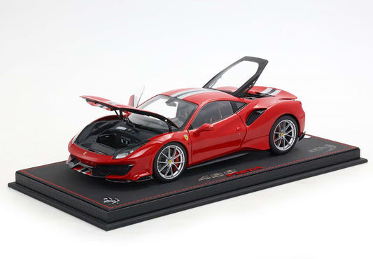 Ferrari 488 Pista - metal diecast - full open Rosso corsa con striscia - LUXURY PACK - BASE E VETRINA INCLUSE - HE180055DIE