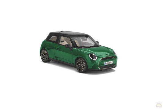 MINI Cooper SE Racing Green 1:18 TSM-Model