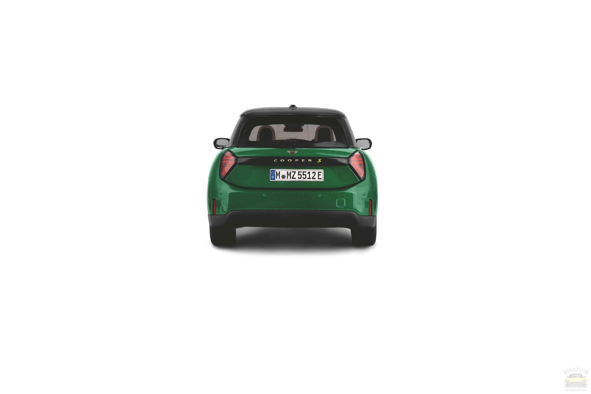 MINI Cooper SE Racing Green 1:18 TSM-Model