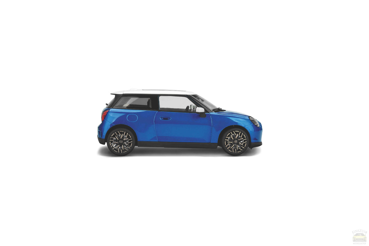 MINI Cooper SE Blazing Blue 1:18 TSM-Model