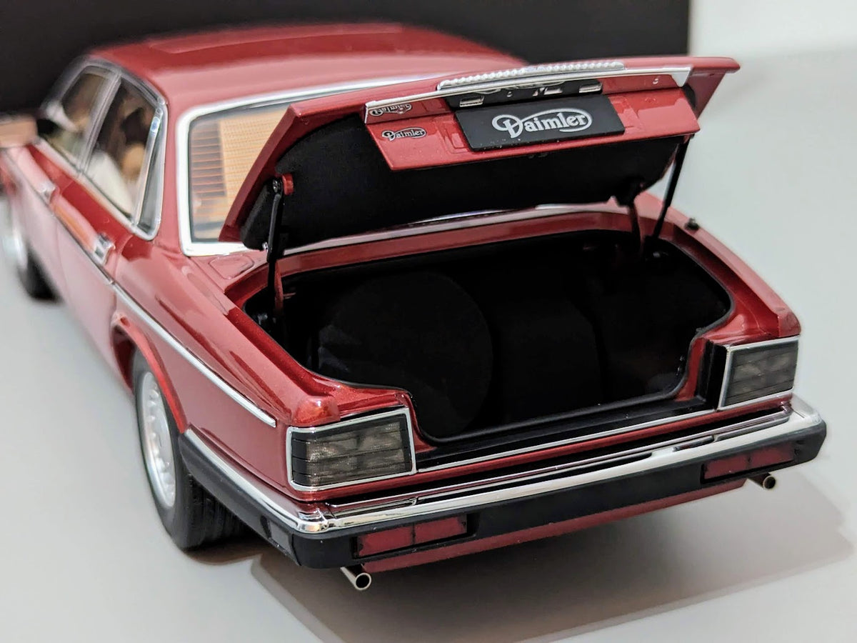 Jaguar Daimler XJ6 (XJ40) Flamenco Red