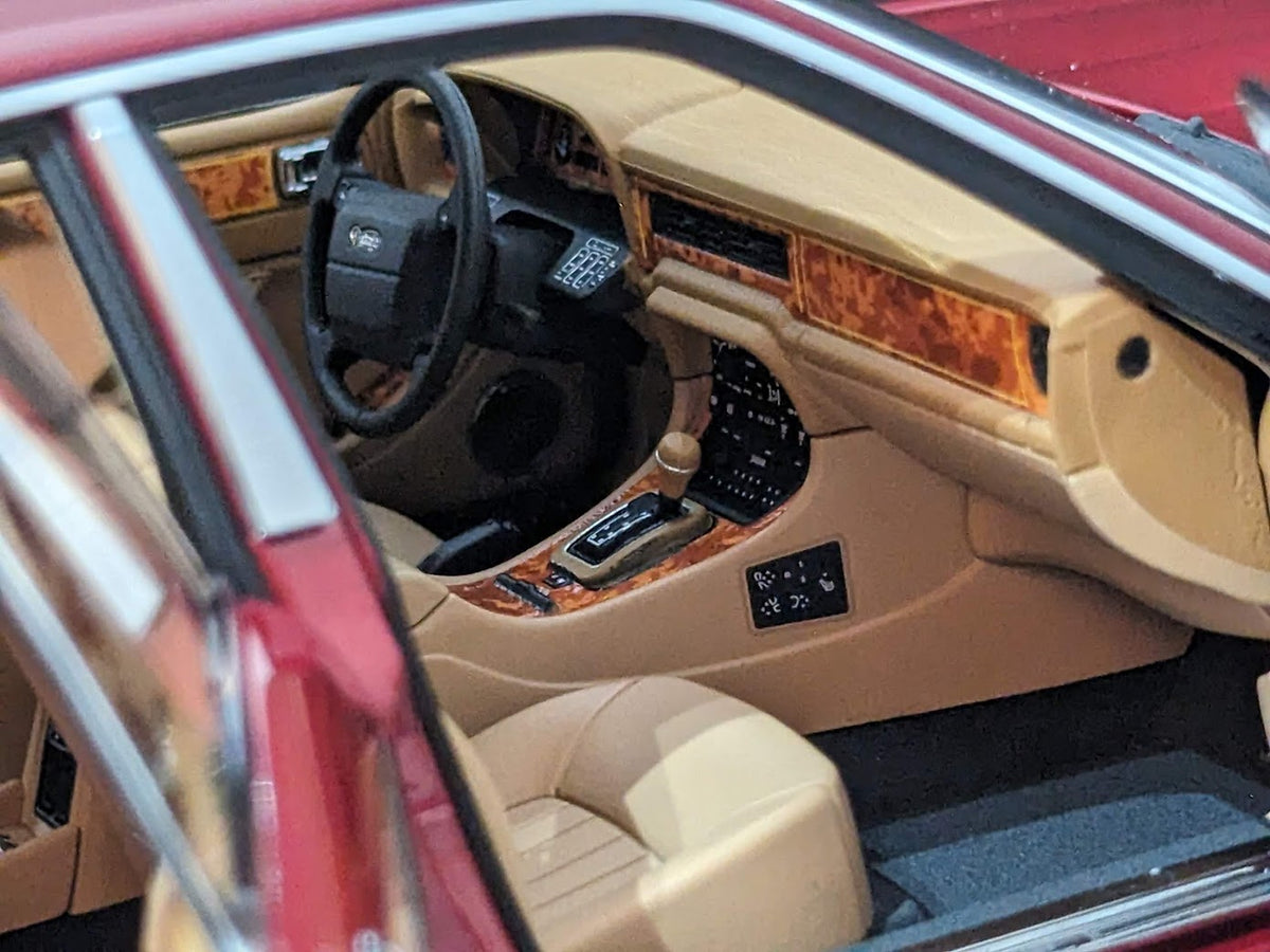 Jaguar Daimler XJ6 (XJ40) Flamenco Red