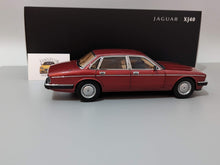 Lade das Bild in den Galerie-Viewer, Jaguar Daimler XJ6 (XJ40) Flamenco Red
