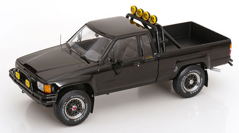 Toyota Truck Xtra Cab 4x4 (Hilux) 1985 black Back to the Future III