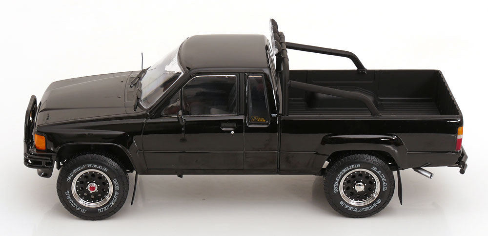 Toyota Truck Xtra Cab 4x4 (Hilux) - black - KKDC181565