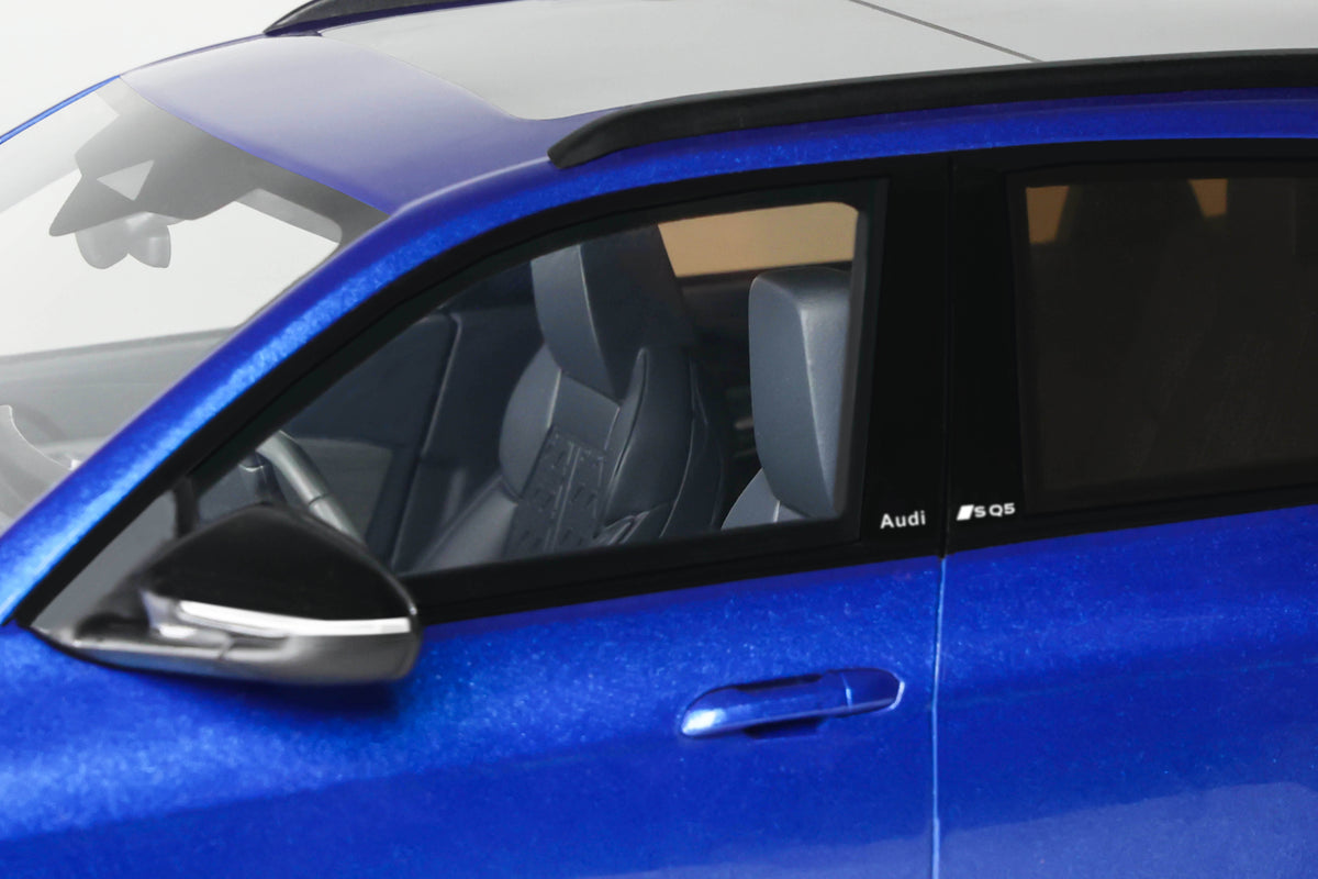 1:18 AUDI SQ5 TFSI ULTRA BLUE 2024 - OT1281