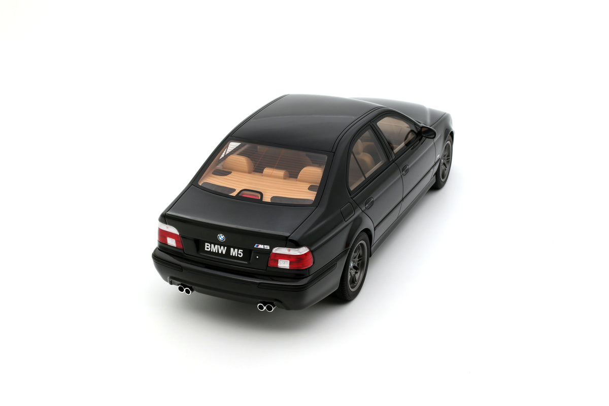 1:18 BMW E39 M5 BLACK SAPHIRE METALLIC 475 2000 - OT1338