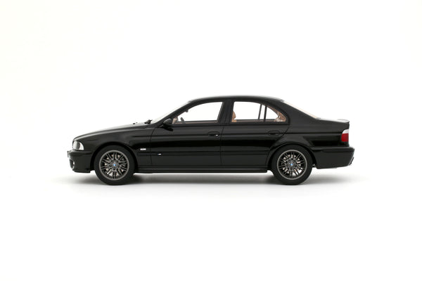 1:18 BMW E39 M5 BLACK SAPHIRE METALLIC 475 2000 - OT1338