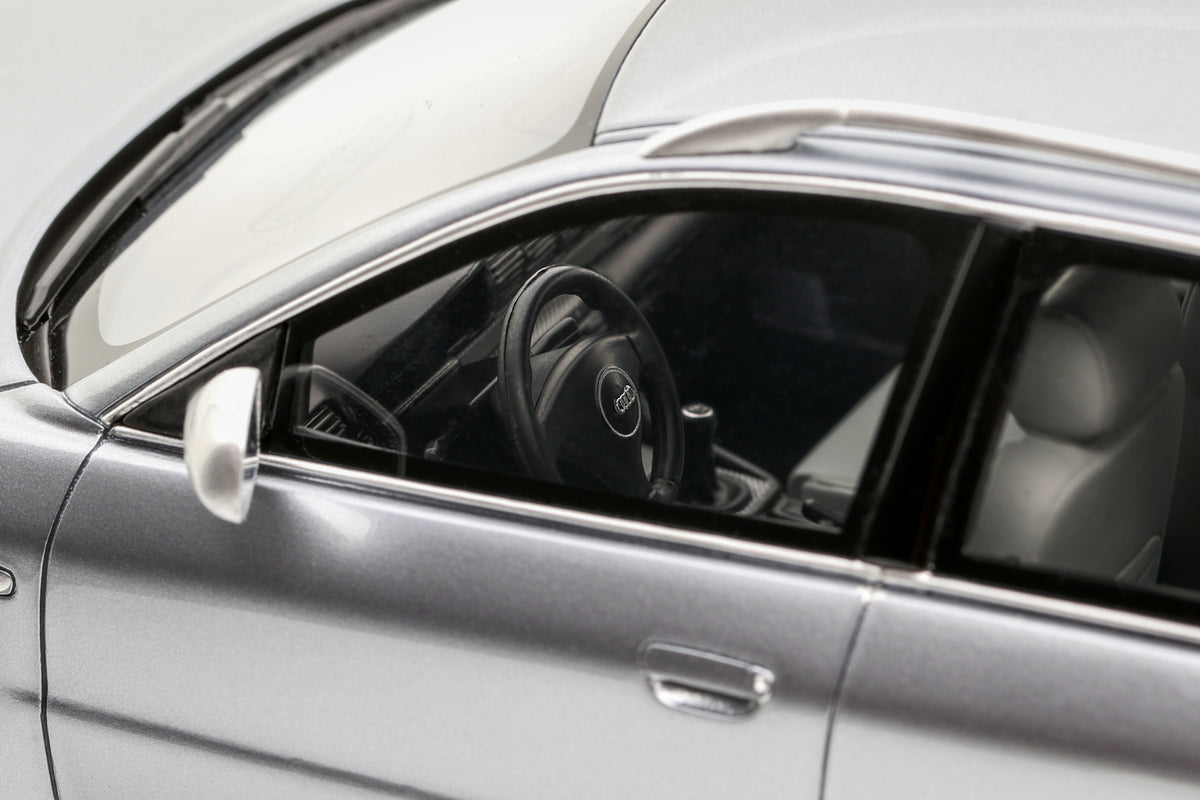 AUDI RS4 (B5) AVANT ''stanced'' Avus Silver 2025 - OT1396