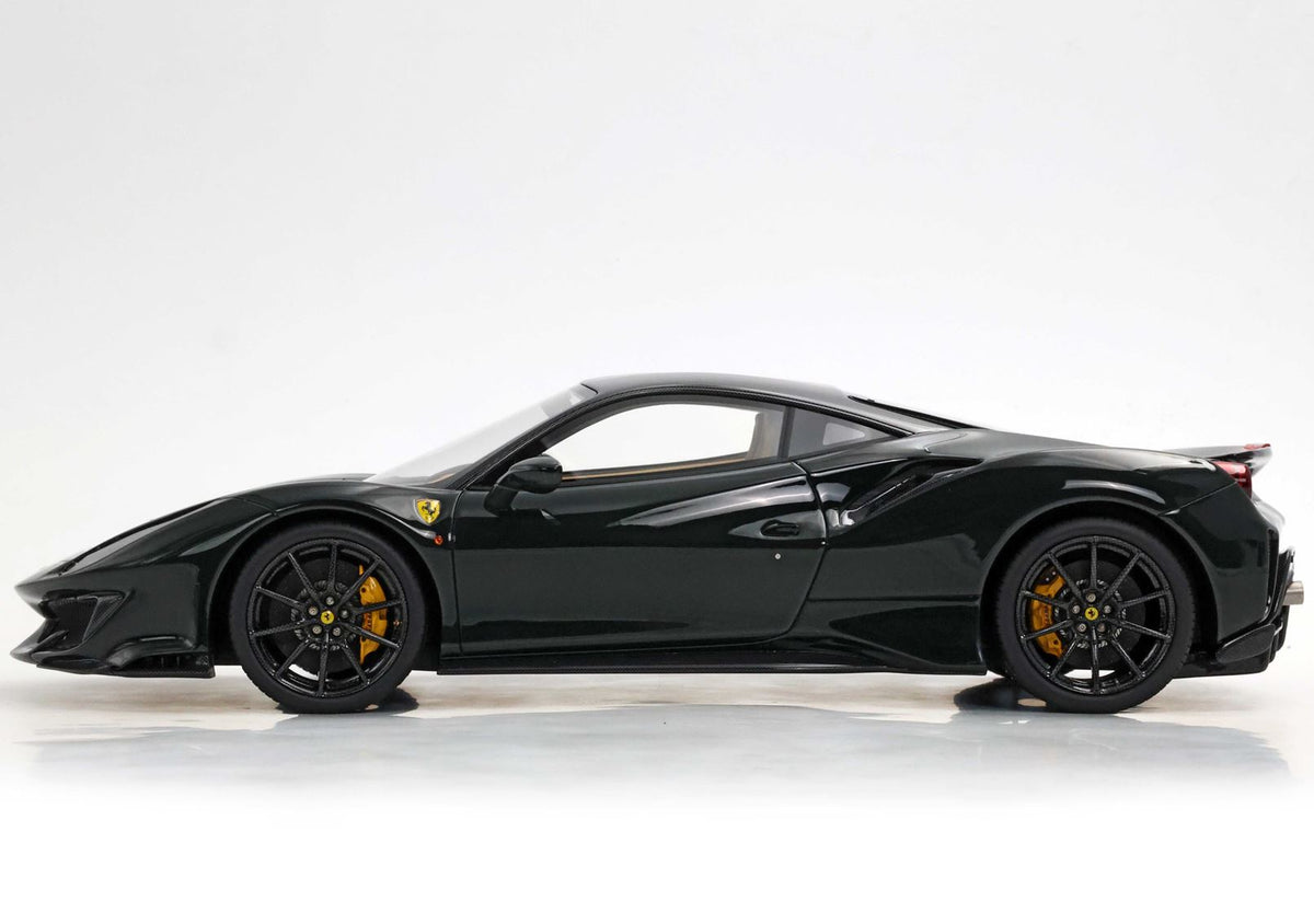 1:18 BBR Ferrari 488 PISTA Verde British con striscia oro - P18145N