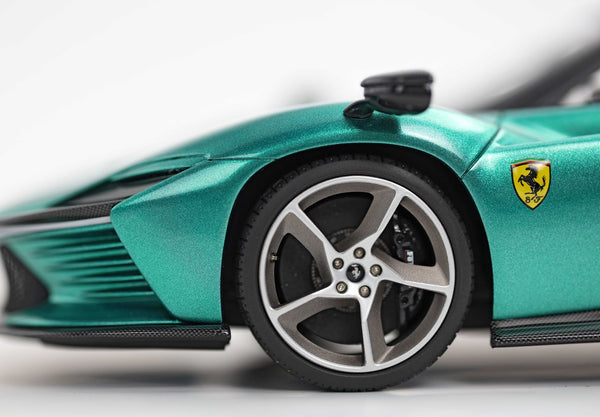 Ferrari SP3 Daytona tetto aperto Green Jewel P18214TMI