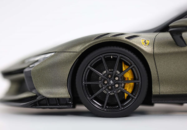 Ferrari SF90 XX Stradale Verde Masoni opaco - yellow stripe P18237R