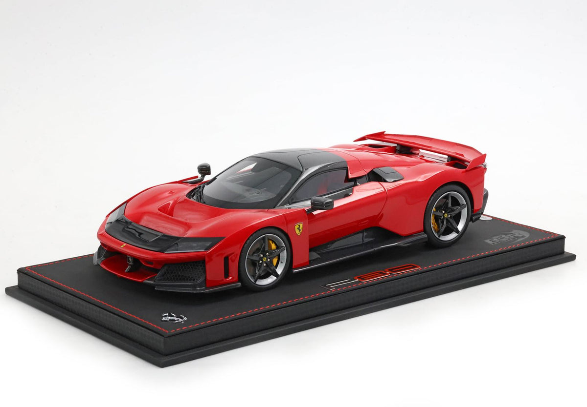 Ferrari F80 Carbon Optional Rosso Corsa / Bicolor Wheels P18253A1