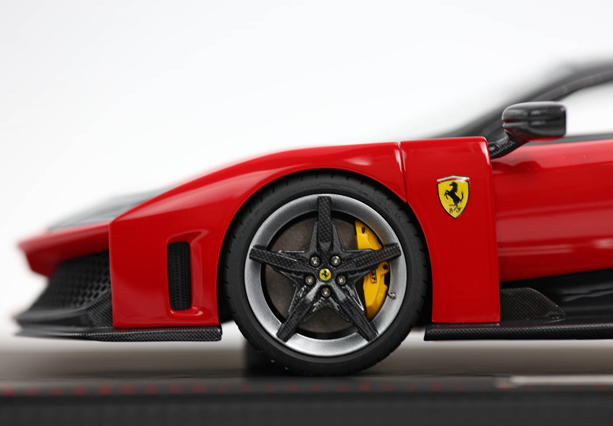 Ferrari F80 Carbon Optional Rosso Corsa / Bicolor Wheels P18253A1